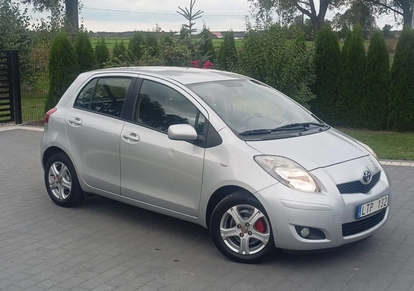 Toyota Yaris cena 22900 przebieg: 195000, rok produkcji 2011 z Mirsk małe 326